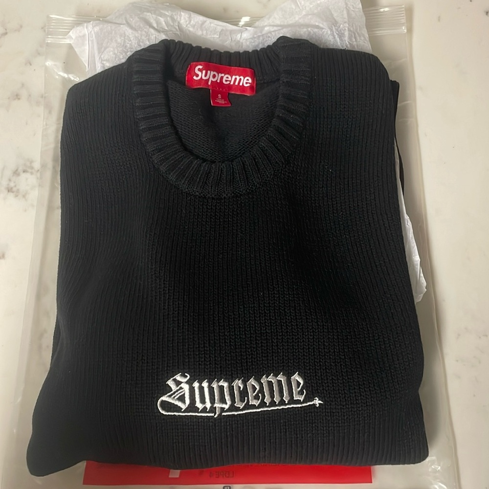 Supreme small logo sweater